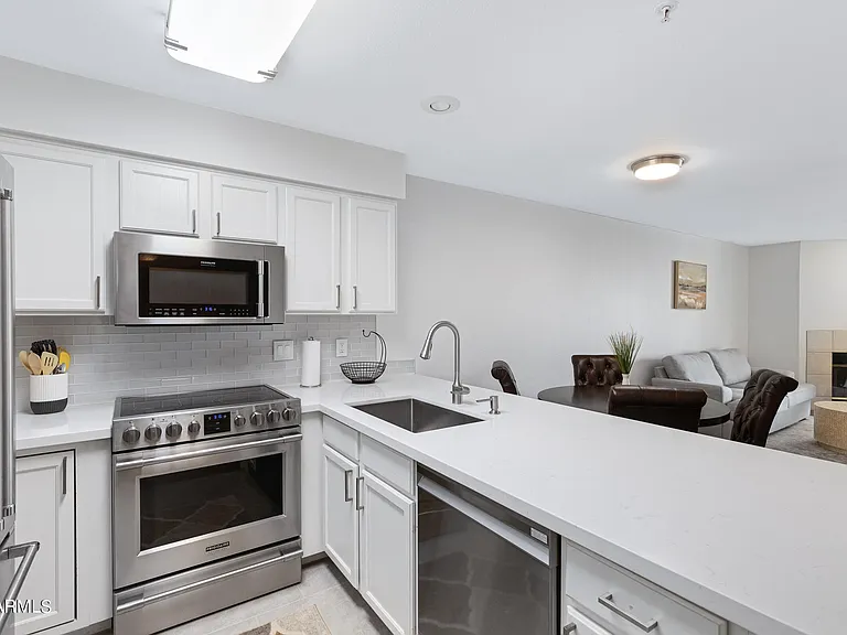 10080 E Mountainview Lake Dr #215 — Photo 2