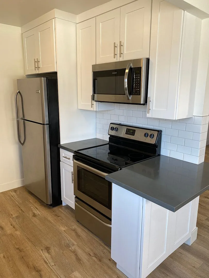 RYE Family LLC (16811/17 Yukon Ave) — Photo 1