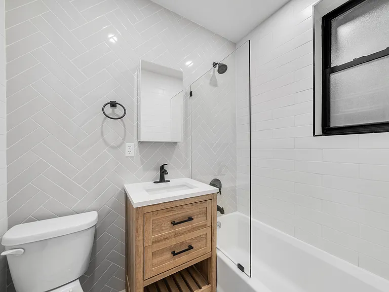 312 Manhattan Ave #4C — Photo 4