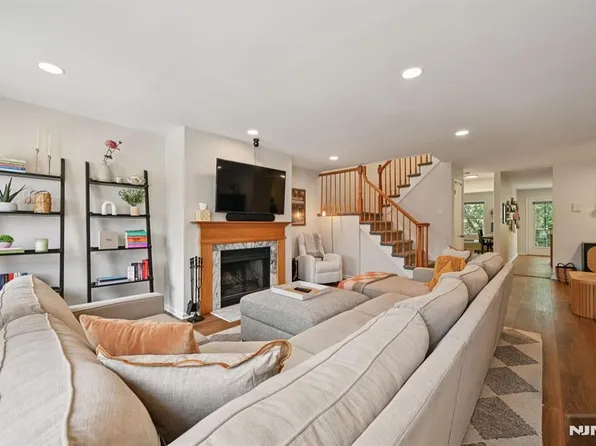 50 Pine St #206, Montclair, NJ 07042