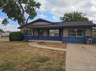 517 NE Angus St, Lawton, OK 73507