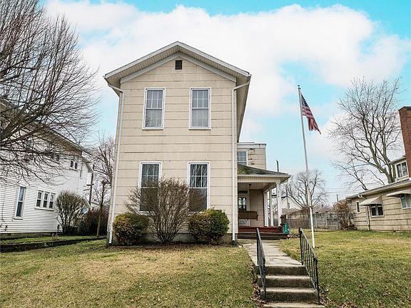 4th image of 210 Central Ave