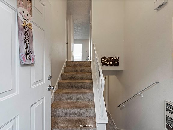 2nd image of 110 19th Ave SE Unit 13