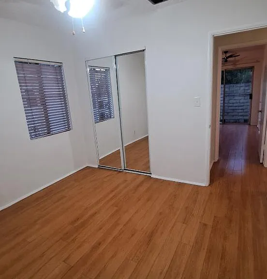 17501 Victory Blvd — Photo 4