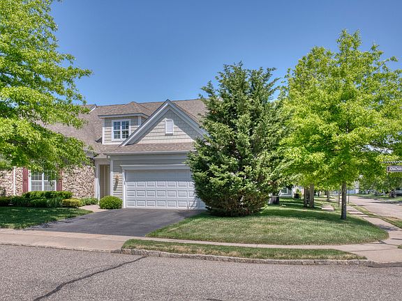 5th image of 171 Jonathan Ln