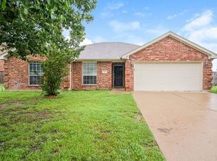 825 Mesa Vista Dr, Crowley, TX 76036