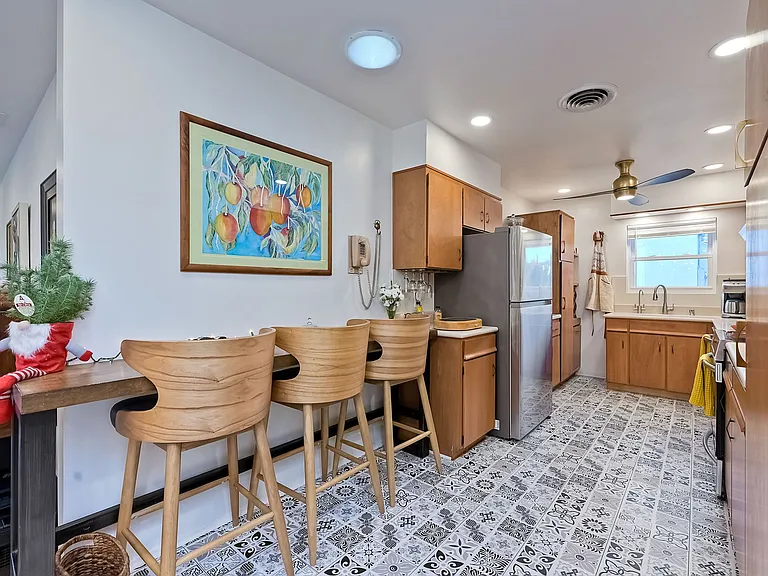 3470 Trumbull St — Photo 24
