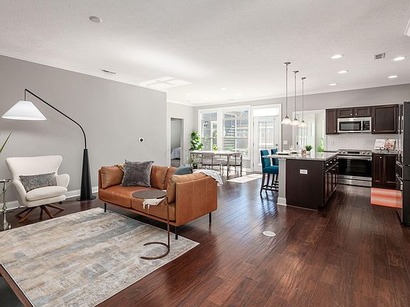 3rd image of 10345 Spicebrush Dr