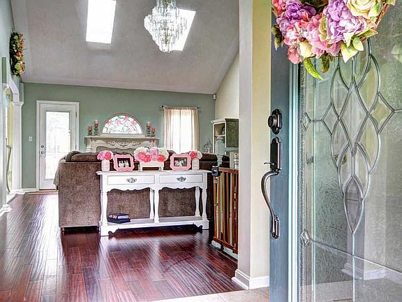5th image of 108 Running Creek Cir