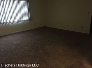 3301 Cobblestone Cir APT 3, Waterloo, IA 50701
