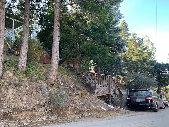 3rd image of 341 Emerald Dr