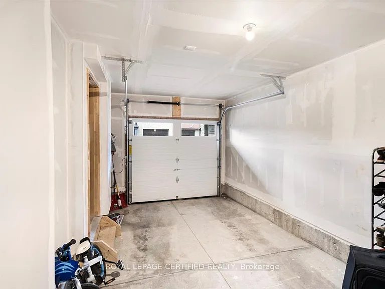 61 Soho St #25 — Photo 21
