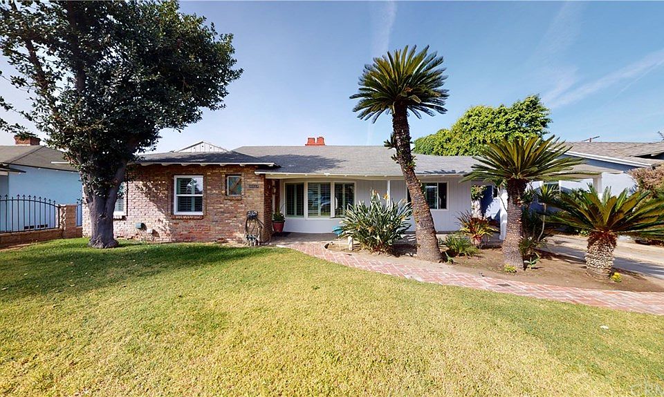 1st image of 10225 La Reina Ave