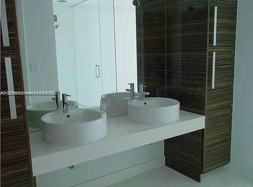 4th image of 2020 N Bayshore Dr APT 1608