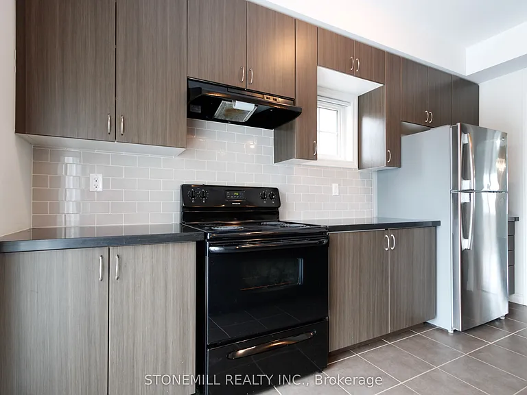 3130 Boxford Cres #5 — Photo 15