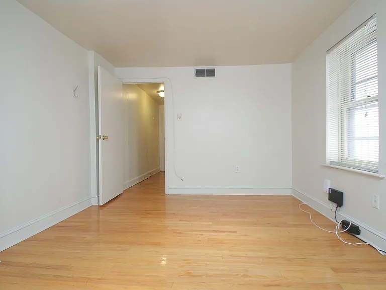 511 S 15th St #2R — Photo 9