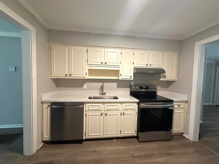 7923 Shinn Dr — Photo 4