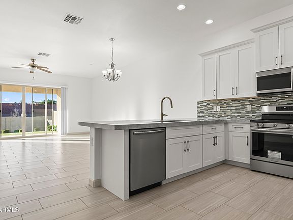 5th image of 16627 E BAYFIELD Drive #1
