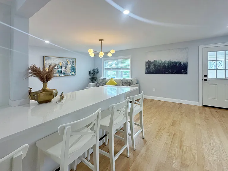 28 Arnold St #1 — Photo 5