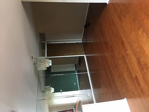 3rd image of 200 Park Ave