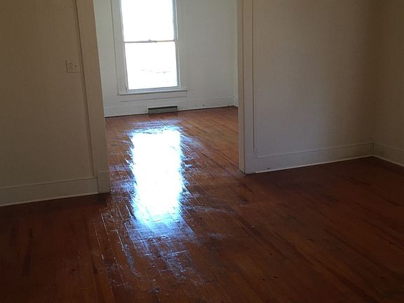 5th image of 211 S Madison St