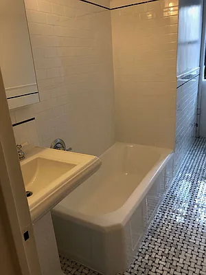 Rented by Real Estate Investors Group LLC | media 32