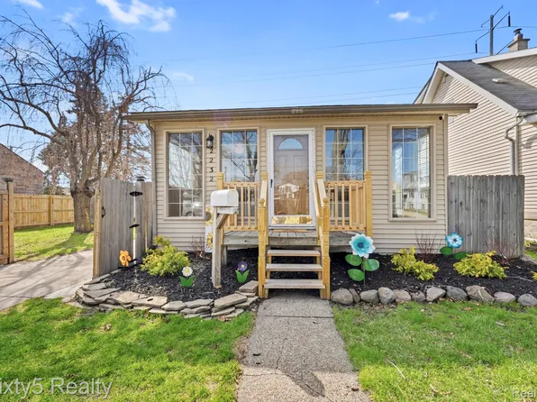 2232 9th St, Wyandotte, MI 48192