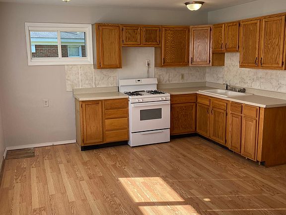 2nd image of 2534 Stieber St #66