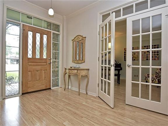 5th image of 6105 Ginita Ln