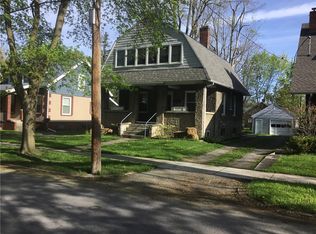 13 Elm St, Le Roy, NY 14482