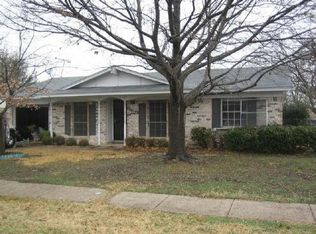 1817 Pine Knot Dr, Garland, TX 75044