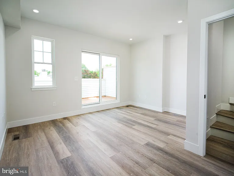 303 Fountain St — Photo 24