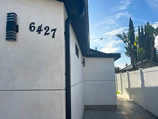 6427 Rhodes Ave — Photo 32