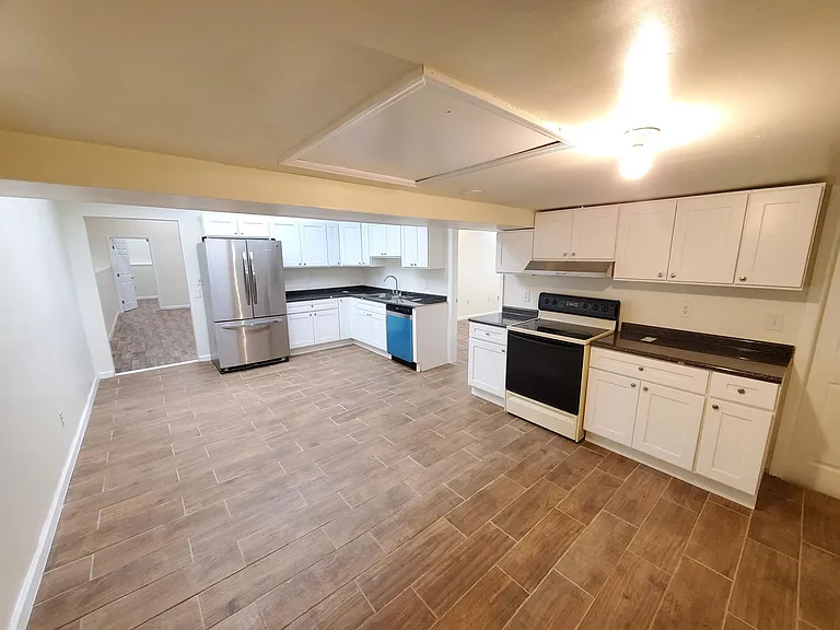 209 1st Ave #1 — Photo 10