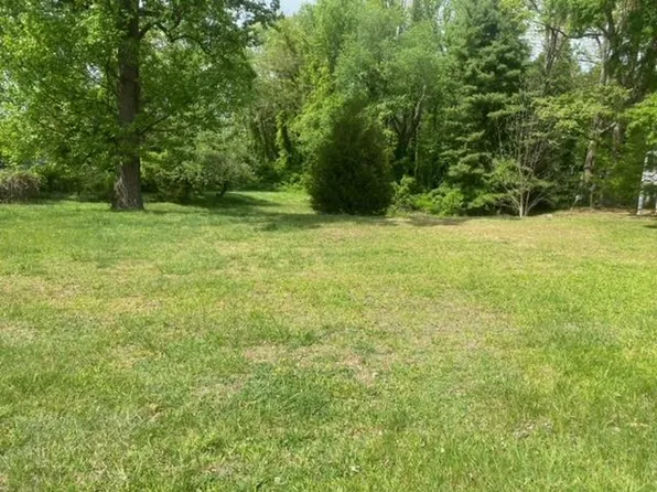 7947 Westover Dr, Danville, VA 24541