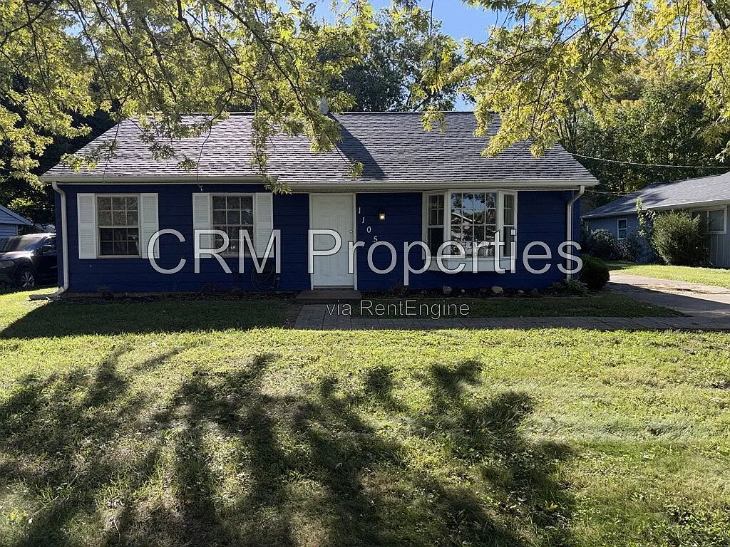 3 bed, 1.0 bath, 1008 sqft, $1,300 — Photo 1