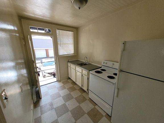 4th image of 1727 E Ocean View Ave #1