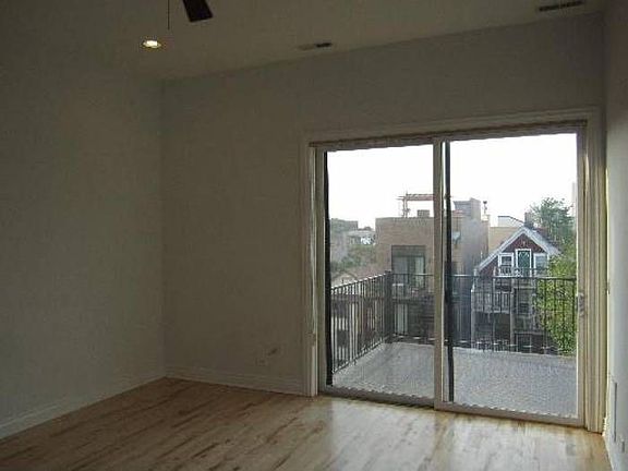 5th image of 1526 W Chicago Ave APT 4