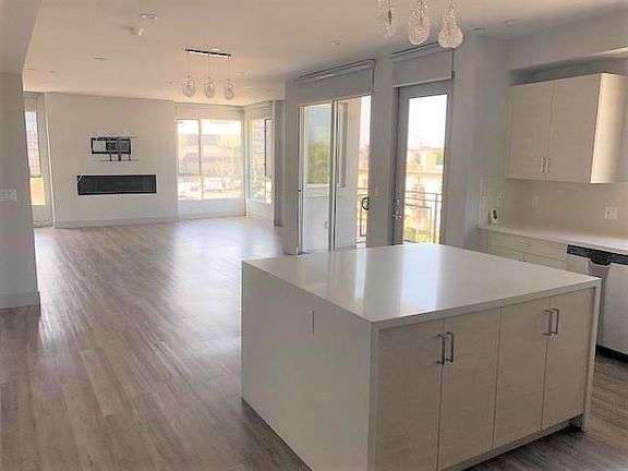 4th image of 1227 21st St #Penthouse