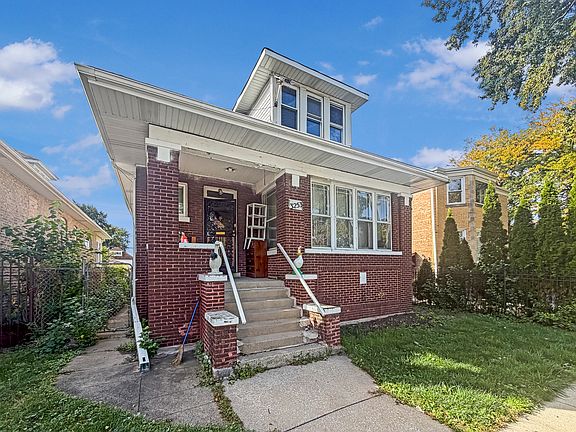2nd image of 3253 W 65th Pl