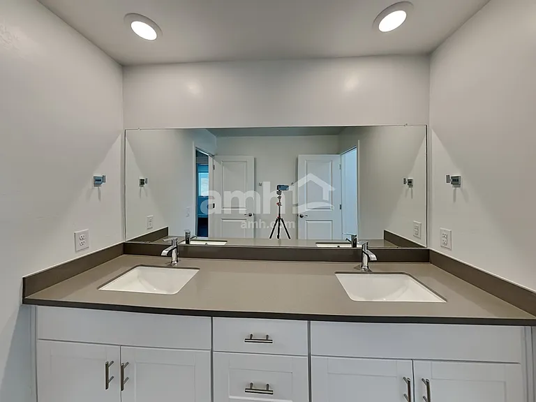2980 N Vigo Ave — Photo 15