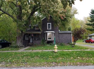 21 N Vernon St, Middleport, NY 14105