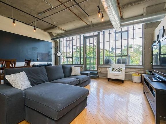 3rd image of 315 2nd St APT 313