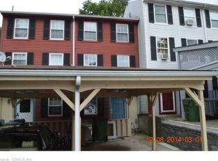 25 Rising Trail Dr #E, Middletown, CT 06457