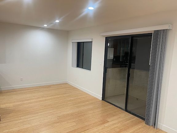 5th image of 11911 Dorothy St APT 208