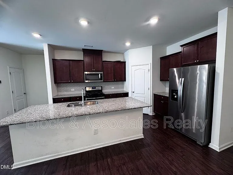 1748 Clayfire Dr — Photo 6