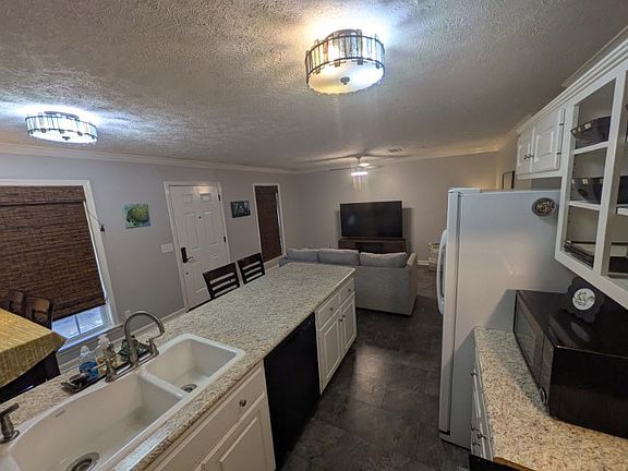 3rd image of 1064 N Montgomery St APT A