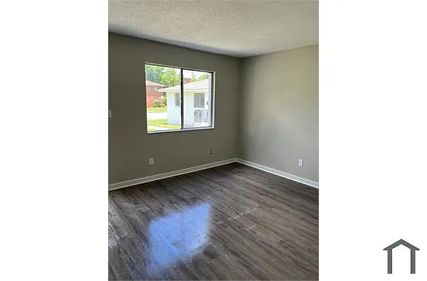 Building Photo - 7735 Rugby Ave