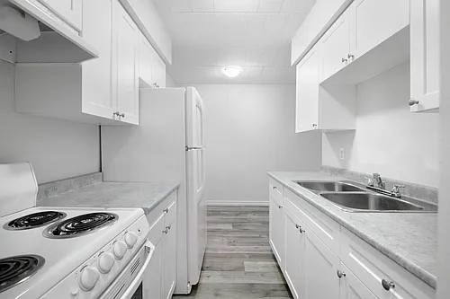 591 Wellington Ave #302 Photo 1