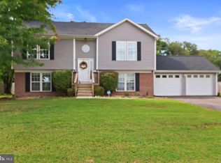7262 Port St, Port Royal, VA 22535